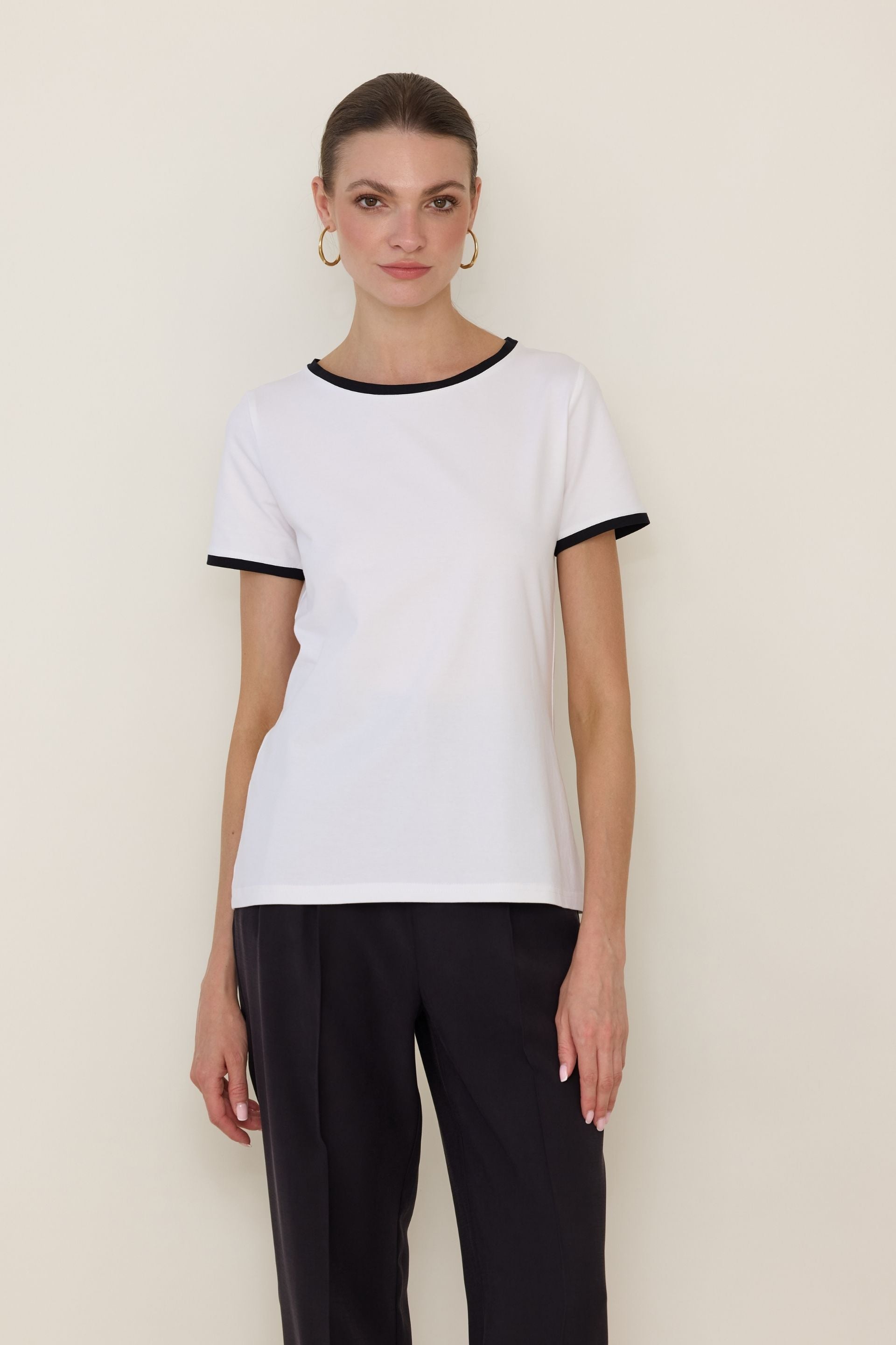 T-shirt with white piping