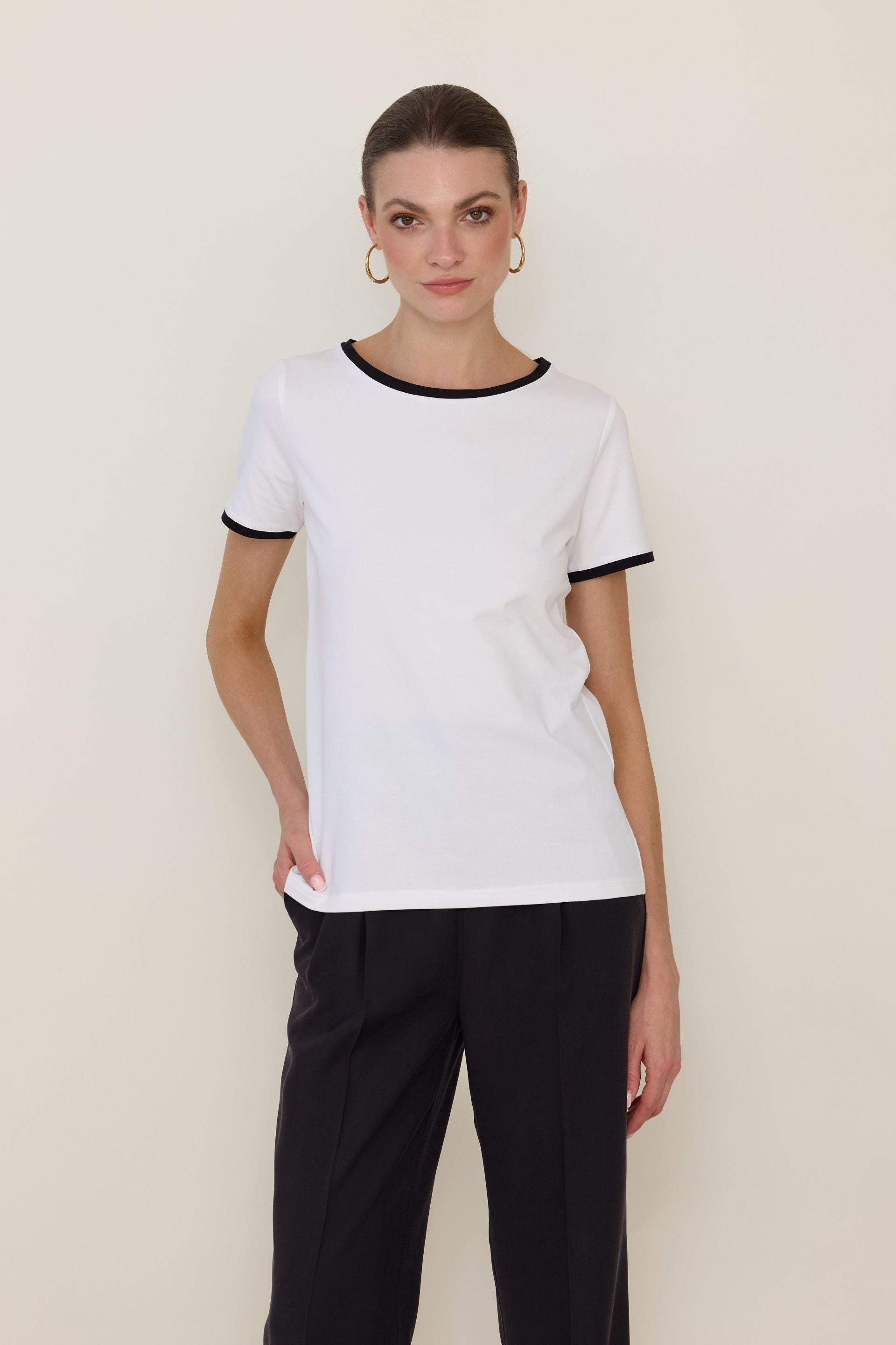 T-shirt with white piping
