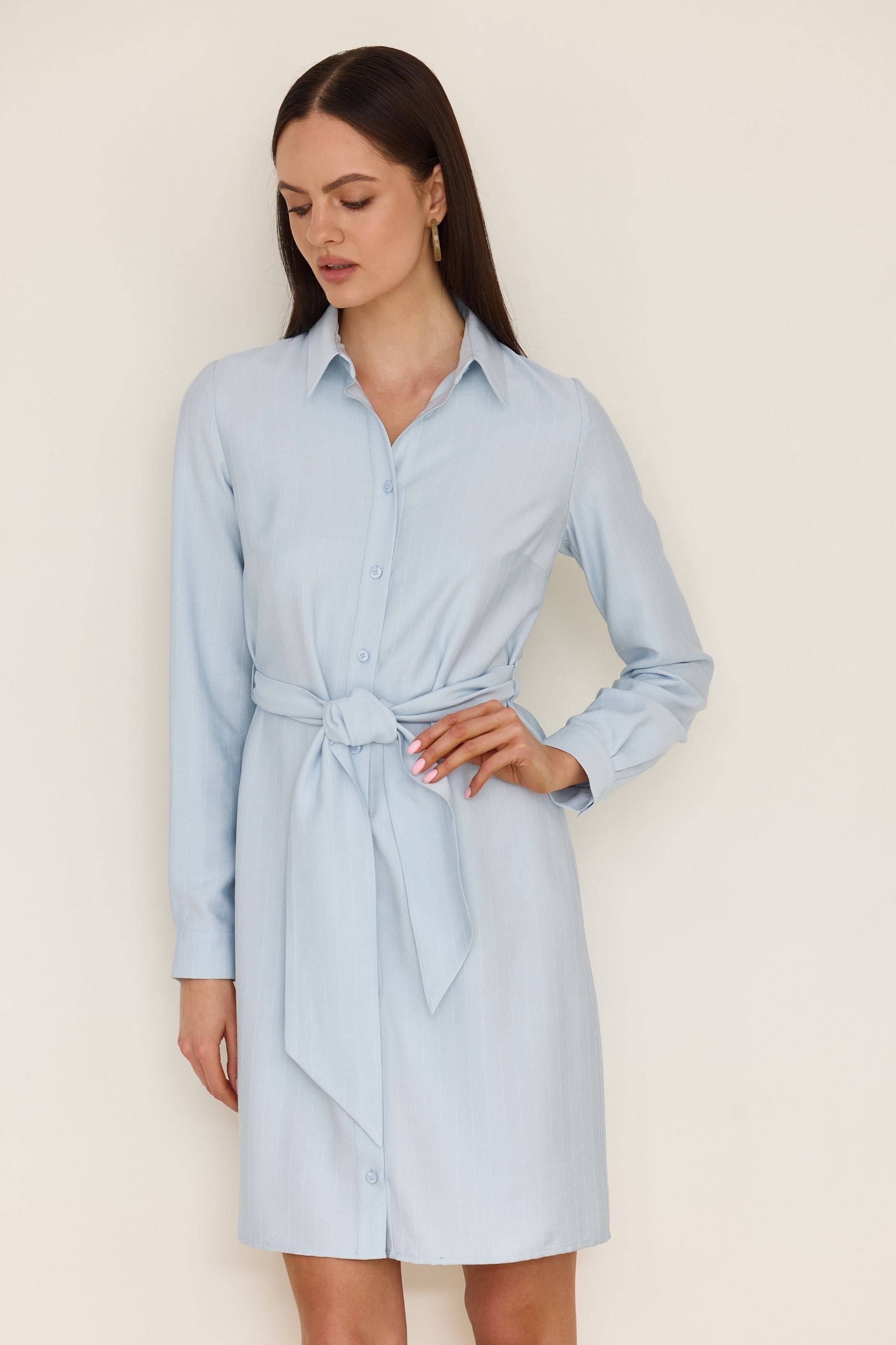 Sukienka koszulowa z wiązaniem baby blue