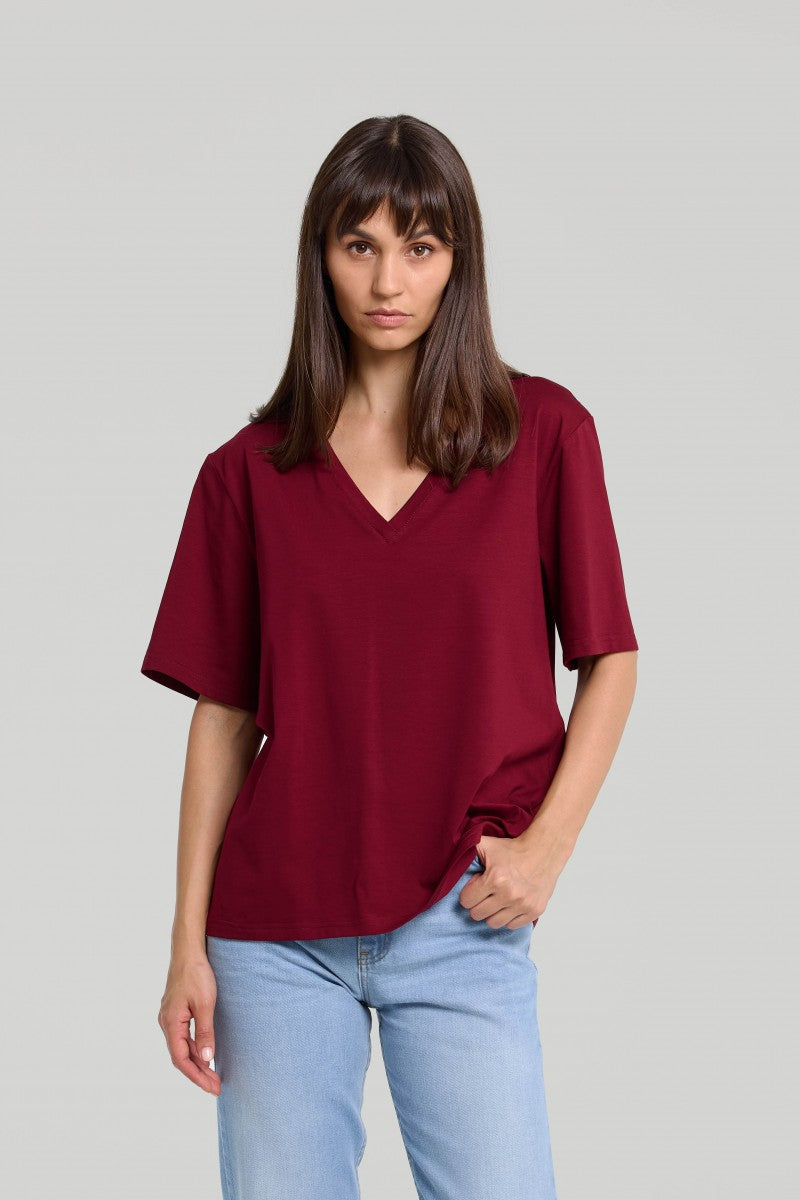 Burgundy boxy v-neck T-shirt