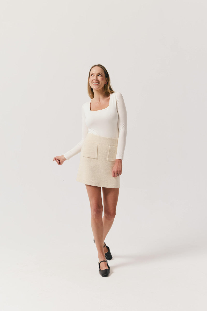 Spódnica mini boucle kremowa
