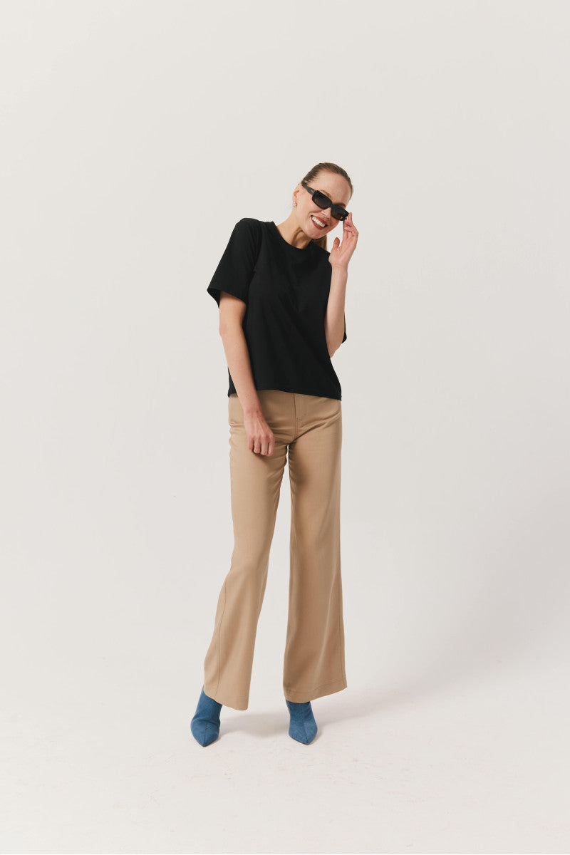 Basic boxy black T-shirt