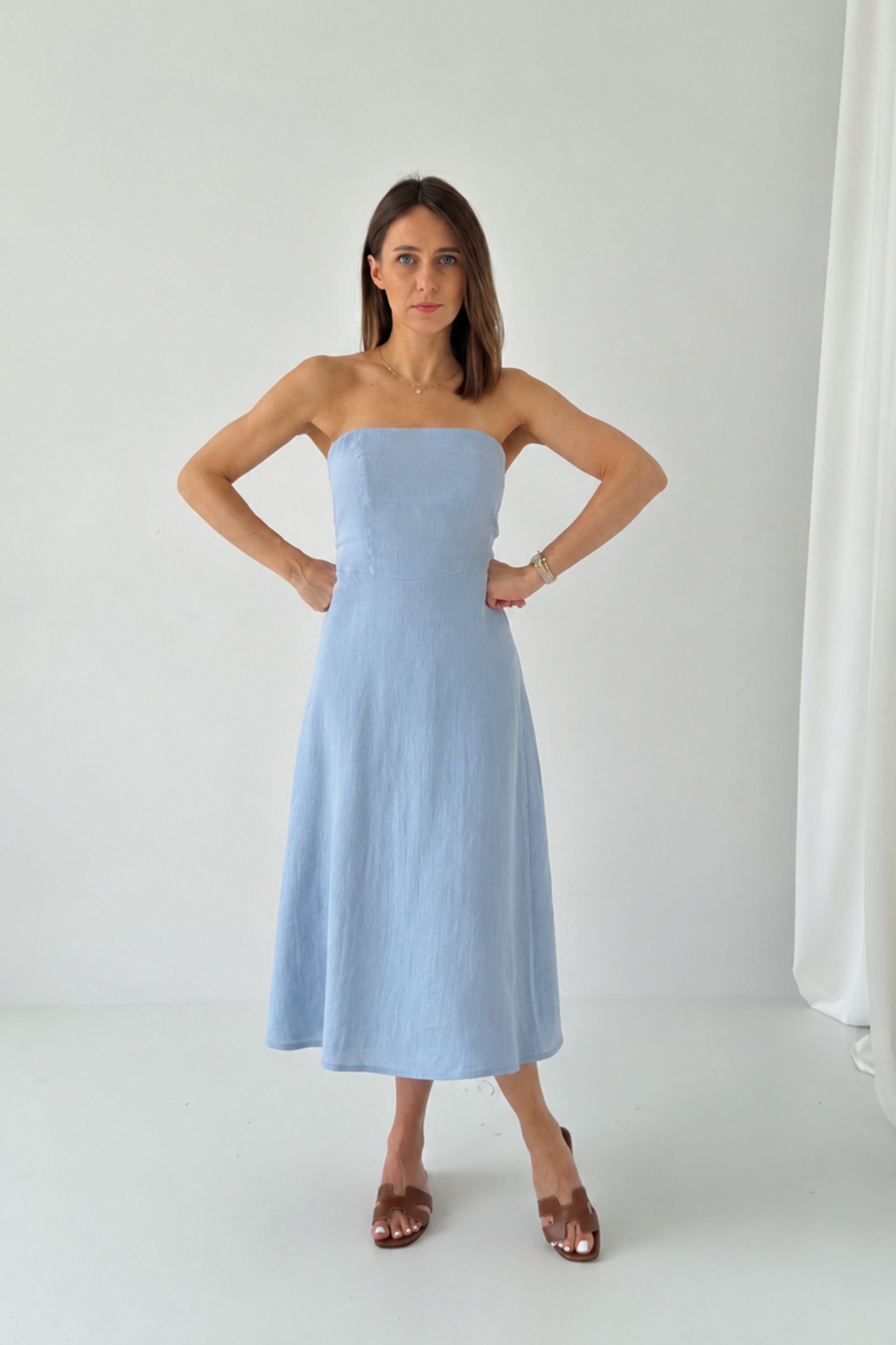 Sukienka lniana midi z odpinanymi ramiączkami baby blue