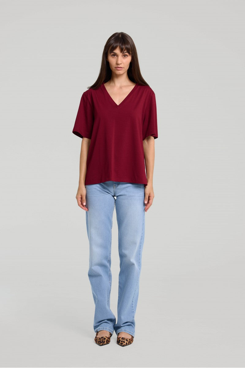T-shirt z dekoltem v o pudełkowym kroju burgund
