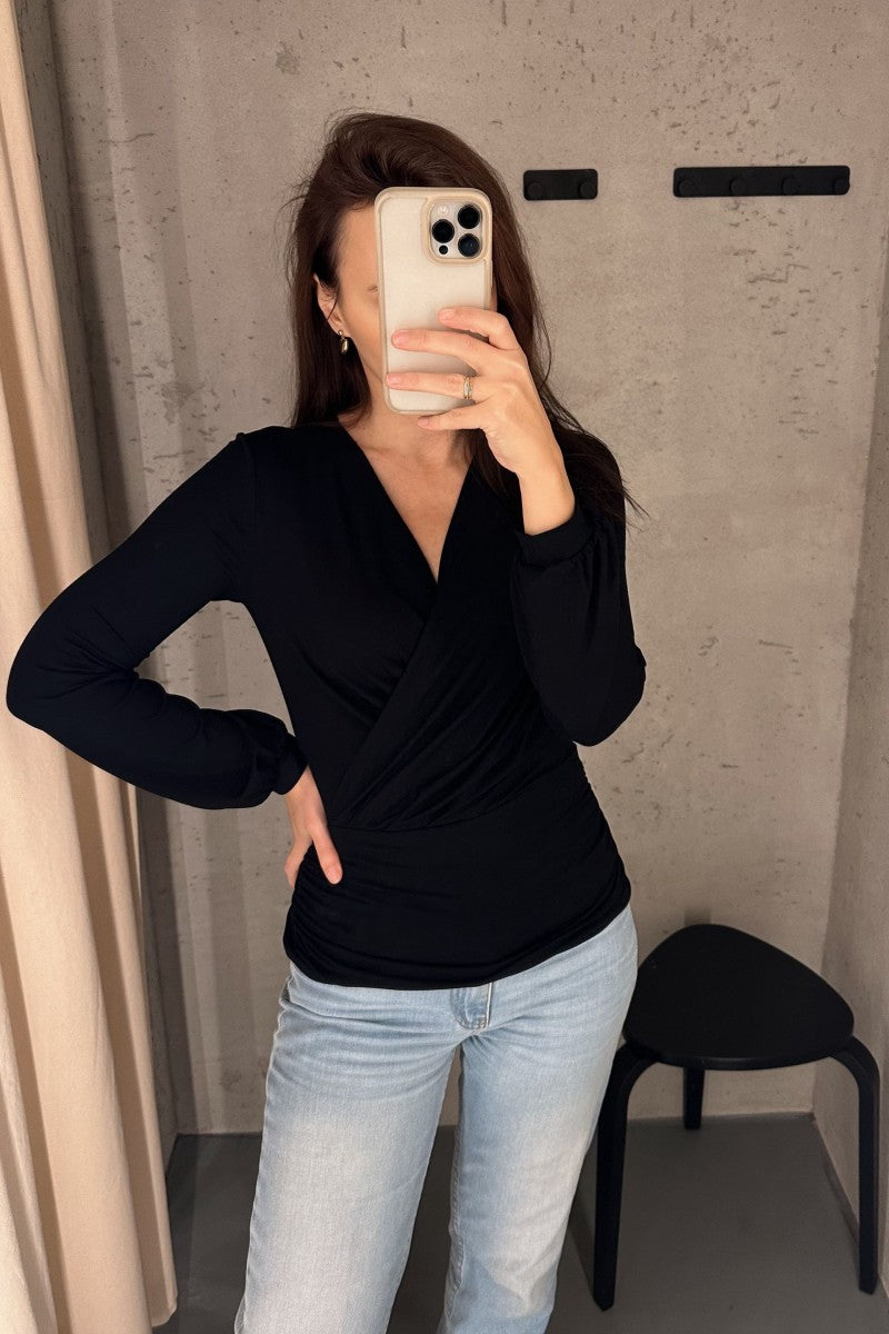 Elegancka bluzka kopertowa z mikromodalu czarna
